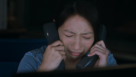 网红女孩家中自杀，男友遭人肉，最后才知是女孩劈腿……
