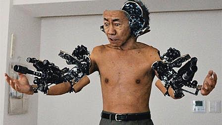 一次爆炸,老汉身体被改造成机械,谁说老汉不能成为主角的?